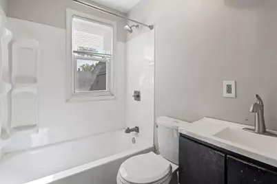 35 Merrimac Ave, Springfield, MA 01104 - Photo 14