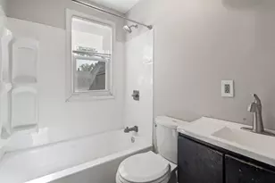 35 Merrimac Ave, Springfield, MA 01104 - Photo 14