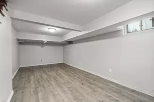 35 Merrimac Ave, Springfield, MA 01104 - Photo 16