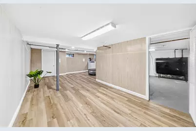 268 Lexington St, Woburn, MA 01801 - Photo 32
