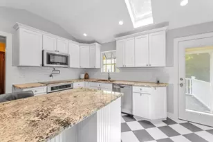 53 Thompson St, Boston, MA 02136 - Photo 8