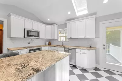 53 Thompson St, Boston, MA 02136 - Photo 8