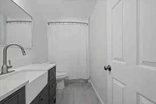 492 Hamilton St, Worcester, MA 01604 - Photo 32
