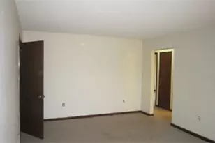10 Gary Pl, Agawam, MA 01030 - Photo 8