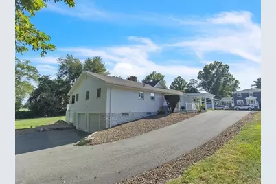 6 Strathmore Rd, Dartmouth, MA 02747 - Photo 2