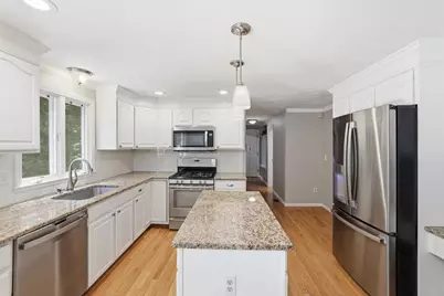 26 Mayflower Dr, Mansfield, MA 02048 - Photo 10