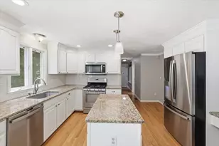 26 Mayflower Dr, Mansfield, MA 02048 - Photo 10