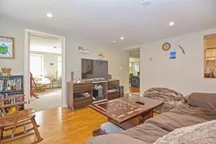 3 Mount Washington Pl, Boston, MA 02127 - Photo 4