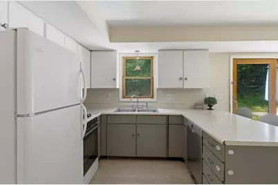 24 Washington St, Methuen, MA 01844 - Photo 6
