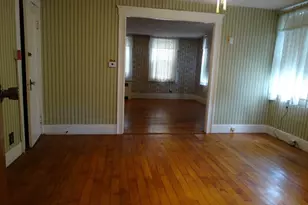 170 Hampstead St, Methuen, MA 01844 - Photo 10