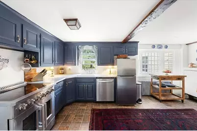 2 Elm St, Boxford, MA 01921 - Photo 4