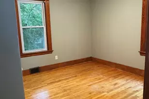 35 Standish St, Worcester, MA 01604 - Photo 6