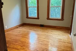 35 Standish St, Worcester, MA 01604 - Photo 4