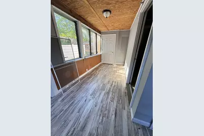 35 Standish St, Worcester, MA 01604 - Photo 8