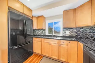 36 Palmer St, Quincy, MA 02169 - Photo 6