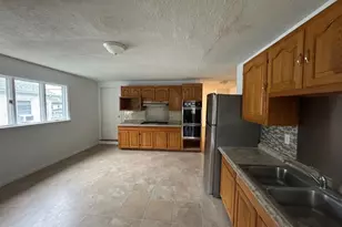 33-35 Hitchcock St, Holyoke, MA 01040 - Photo 18