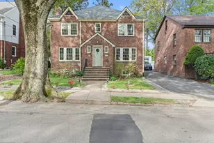 316 Russett Rd, Brookline, MA 02467 - Photo 2