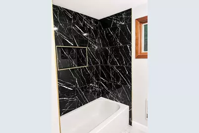650 Oxford St  S, Auburn, MA 01501 - Photo 10