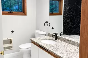 650 Oxford St S, Auburn, MA 01501 - Photo 8