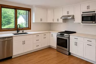 650 Oxford St S, Auburn, MA 01501 - Photo 4