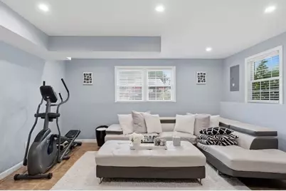 105 Lawrence St, Fall River, MA 02721 - Photo 10