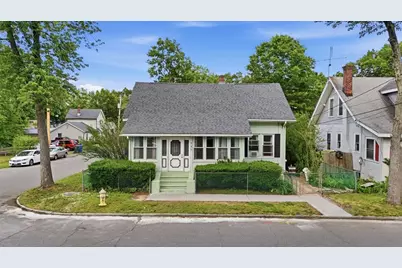 117 Burghardt St, Springfield, MA 01109 - Photo 2