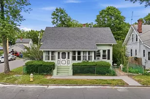 117 Burghardt St, Springfield, MA 01109 - Photo 2