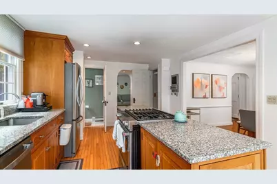 51 Lynn Fells Pkwy, Melrose, MA 02176 - Photo 8