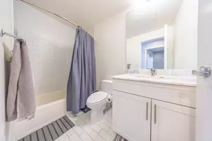 70 Lincoln St, Boston, MA 02111 - Photo 16
