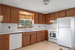 25 Colonial Rd, Peabody, MA 01960 - Photo 8