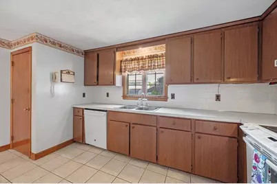 25 Colonial Rd, Peabody, MA 01960 - Photo 10
