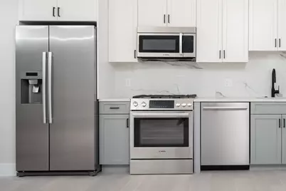 425 Border St. #405, Boston, MA 02128 - Photo 2