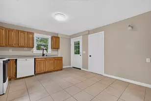 303 W Main St, Millbury, MA 01527 - Photo 34
