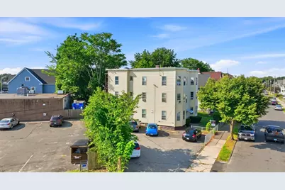 109 Grover St, Springfield, MA 01104 - Photo 2