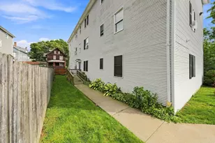 434 Linden St, Fall River, MA 02720 - Photo 4