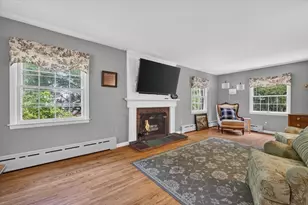 11 Foster St, Oxford, MA 01540 - Photo 4
