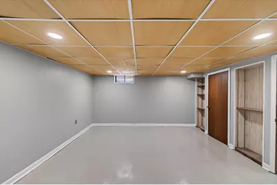 11 Foster St, Oxford, MA 01540 - Photo 32