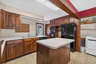 11 Foster St, Oxford, MA 01540 - Photo 6