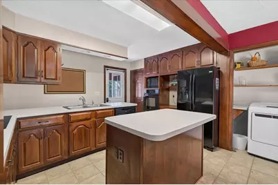 11 Foster St, Oxford, MA 01540 - Photo 6