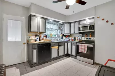 46-48 Narragansett, Springfield, MA 01107 - Photo 12