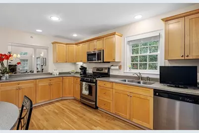25 Whiting Ln #25, Hingham, MA 02043 - Photo 8