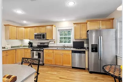 25 Whiting Ln #25, Hingham, MA 02043 - Photo 6