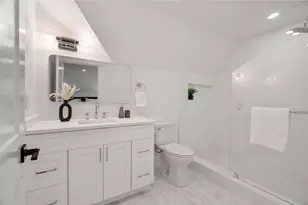 26 Adelaide St, Boston, MA 02130 - Photo 16