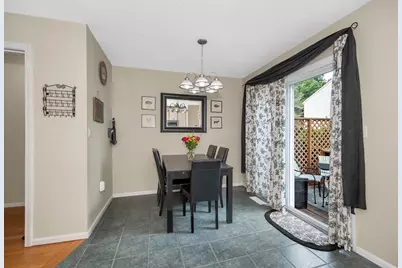 95 Tennis Plaza Rd #7, Dracut, MA 01826 - Photo 8