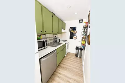 668 Robbins Ave #3, Dracut, MA 01826 - Photo 6