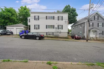39 Highland St, Pawtucket, RI 02860 - Photo 1