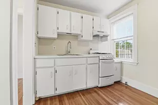 17 Greenleaf St, Quincy, MA 02169 - Photo 10