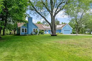 27 Oak Ave, Lunenburg, MA 01462 - Photo 1