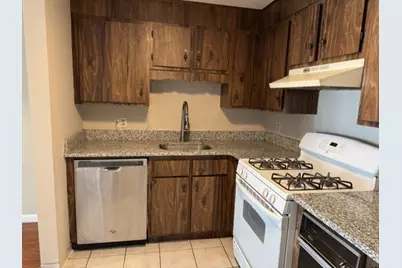 305 Pine St #12, Lowell, MA 01851 - Photo 4
