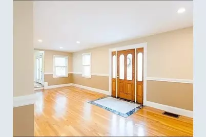 9 G St, Boston, MA 02127 - Photo 4